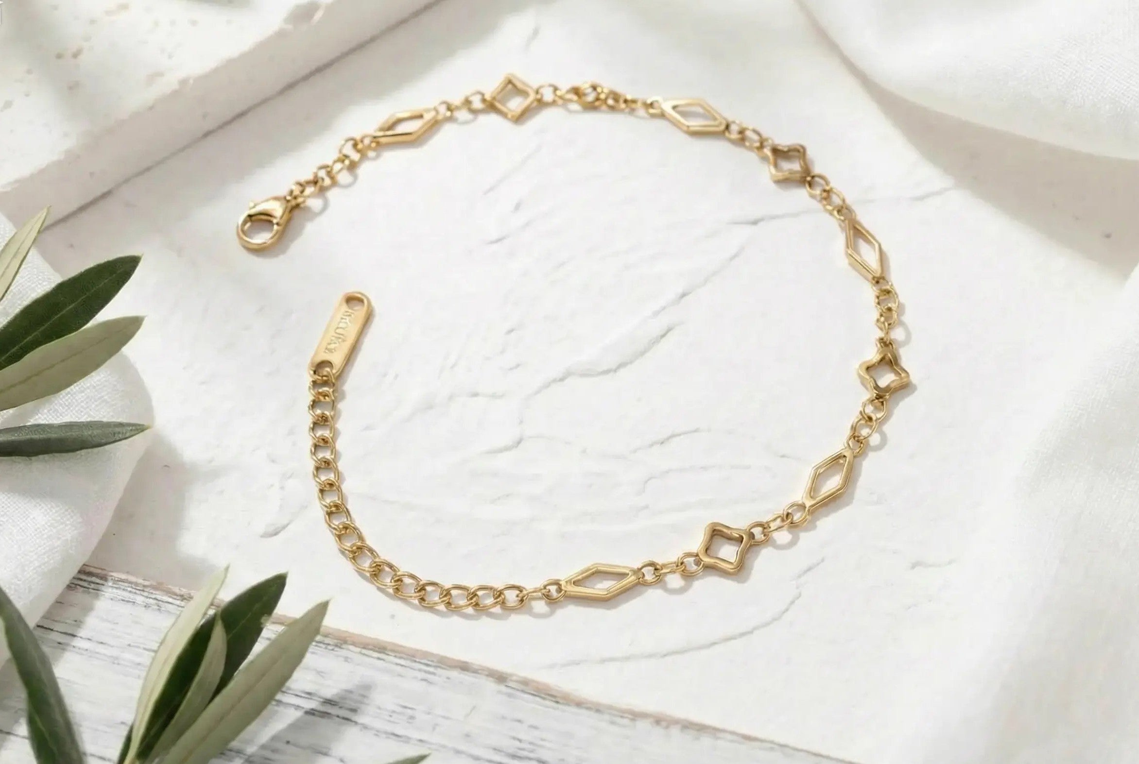 The Simple Clover Bracelet