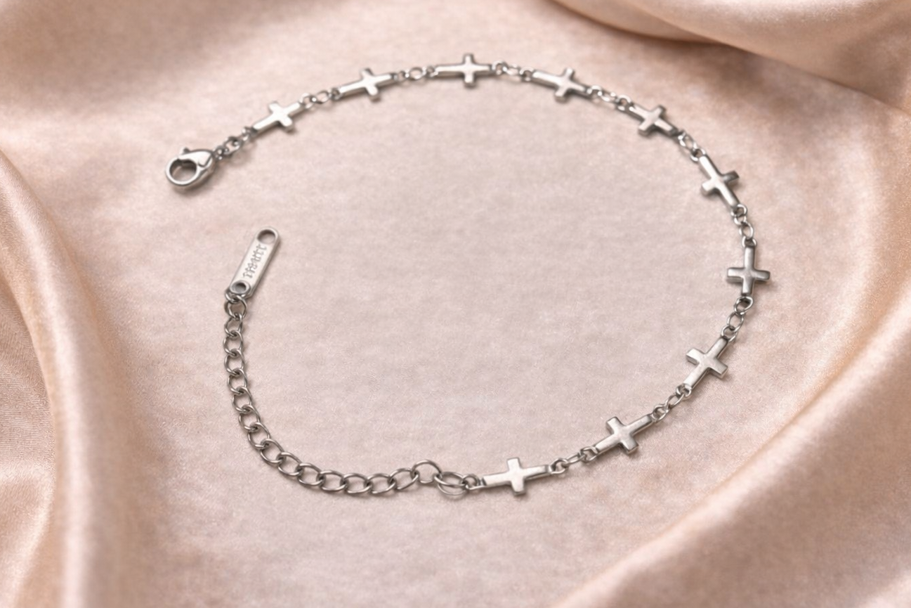 The Simple Cross Bracelet