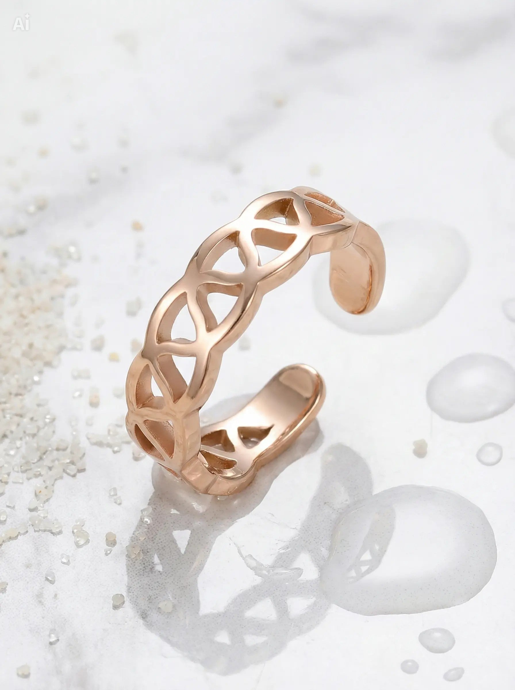 The Lattice Toe Ring