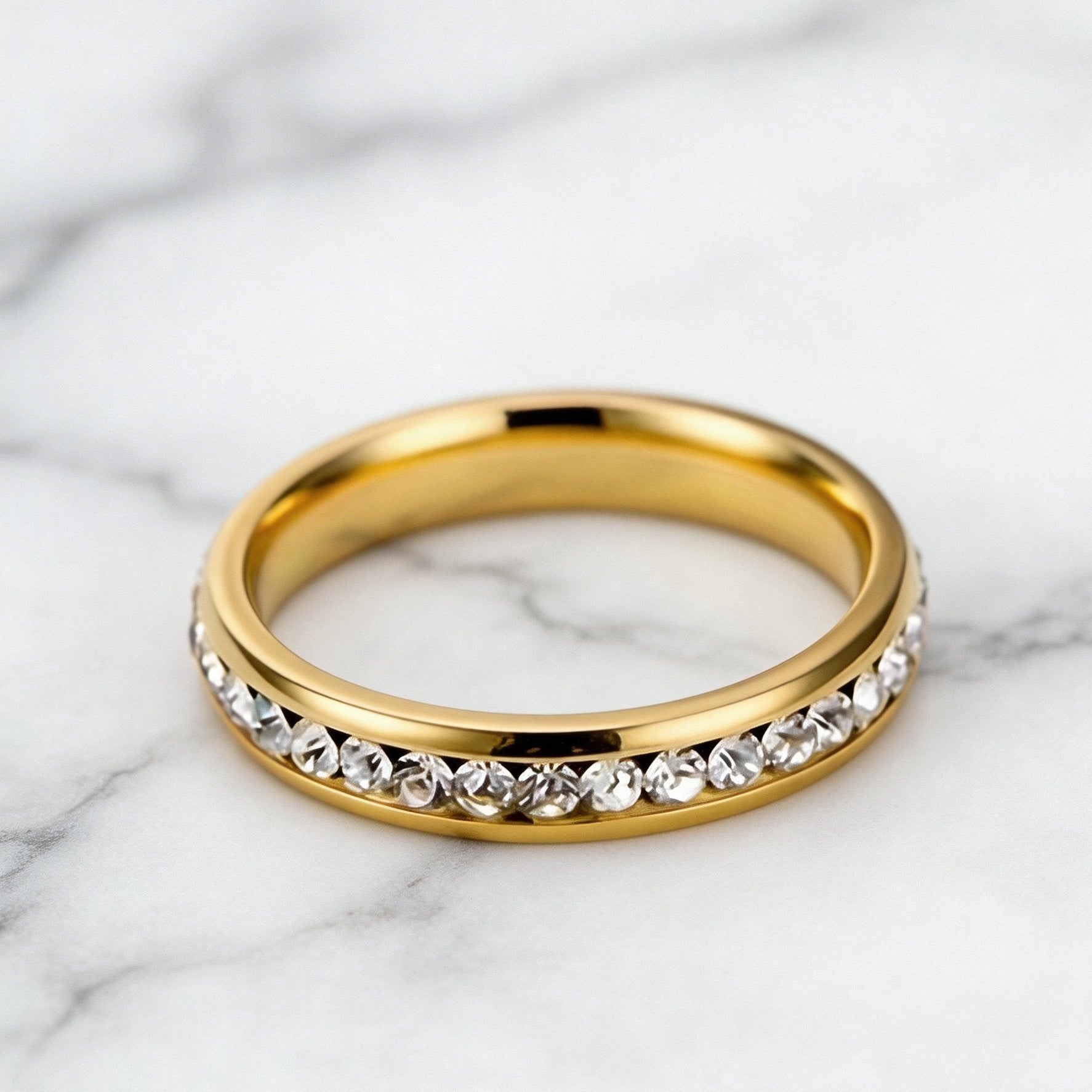 The Clover Ring Duo Crystal Band